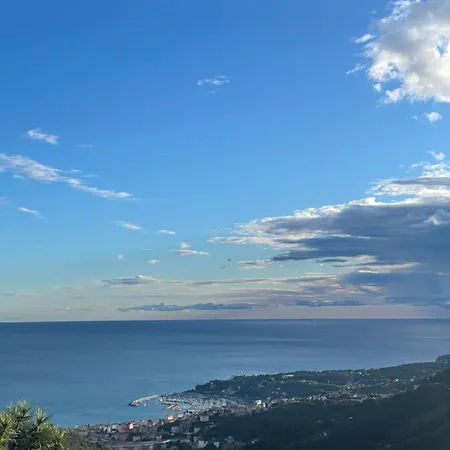 A 2 Colli Dal Mare * Varazze